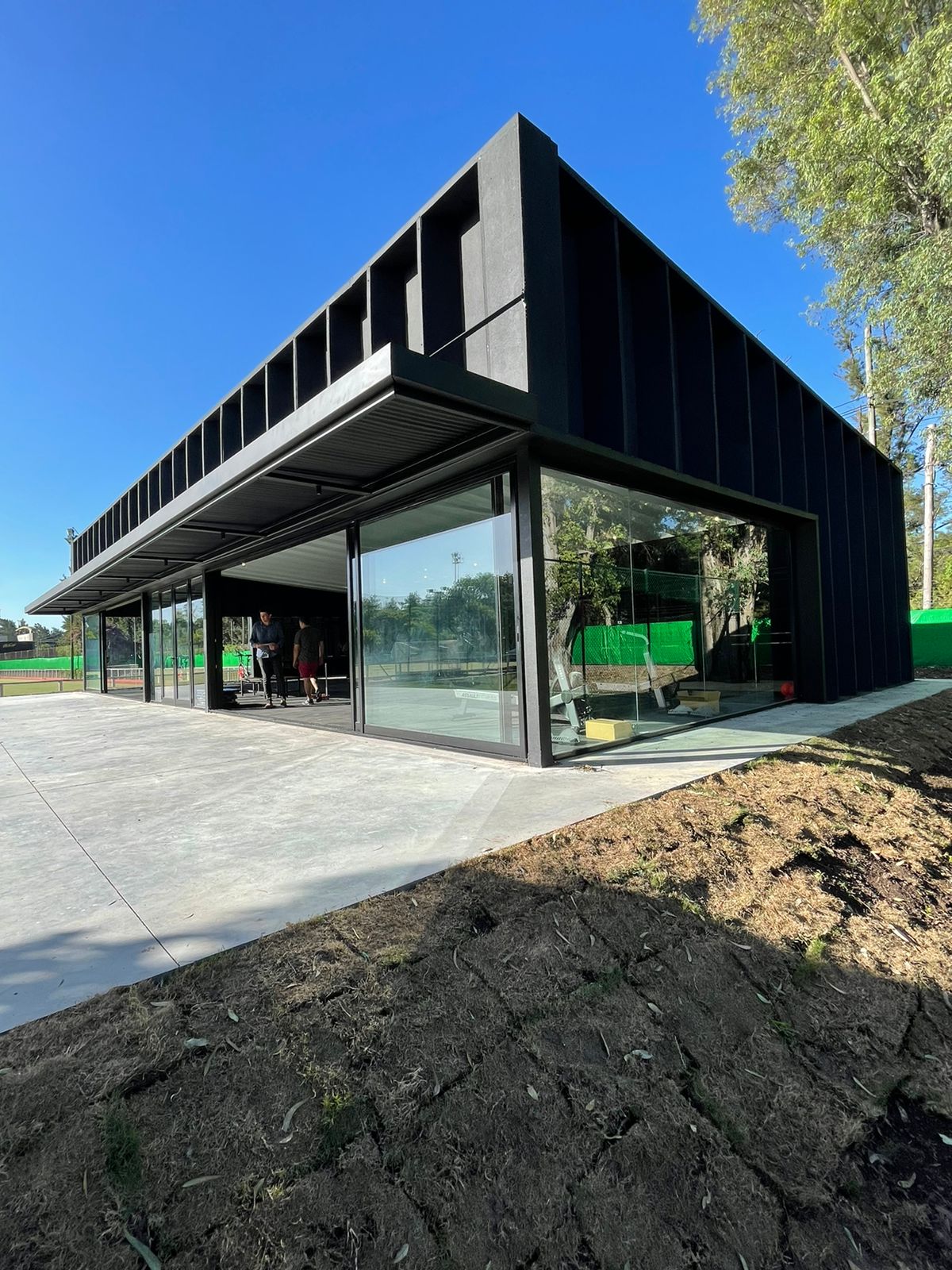 Nave industrial construida con paneles térmicos NURPANEL