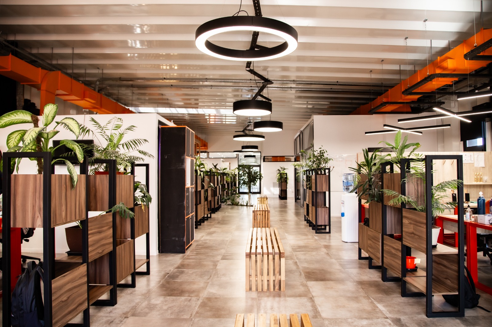 Sala de reuniones con revestimientos NURPANEL